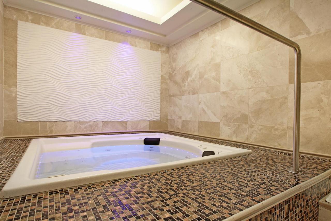 Taj Hotel Cape Town - Luxury 5 Star Suites - Very Spacious With Kitchenette, Lions Head Views Exterior photo